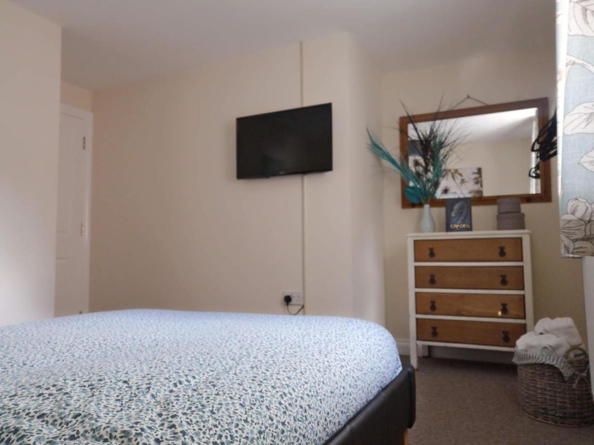 Coastal Escape Deal - 2 Bedroom House -Short Lets & Serviced Accommodation Екстериор снимка