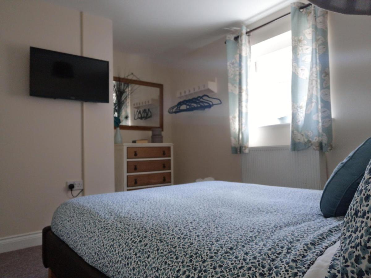 Coastal Escape Deal - 2 Bedroom House -Short Lets & Serviced Accommodation Екстериор снимка