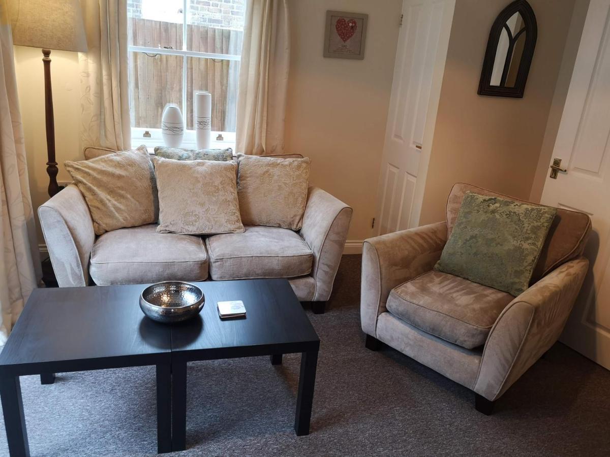 Coastal Escape Deal - 2 Bedroom House -Short Lets & Serviced Accommodation Екстериор снимка